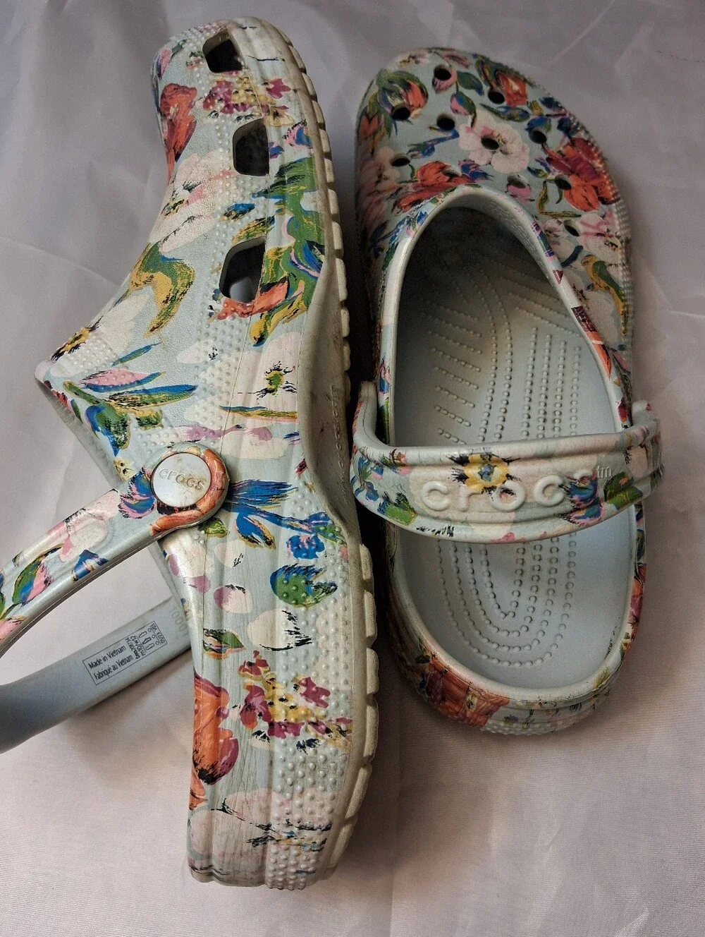 Crocs x Vera Bradley Classic Clogs Sea Air Floral Women's Size 10